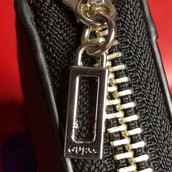 Guess Zip Around Accordion Wallet Black 8 x 4 x 1 - Picture 5 of 11